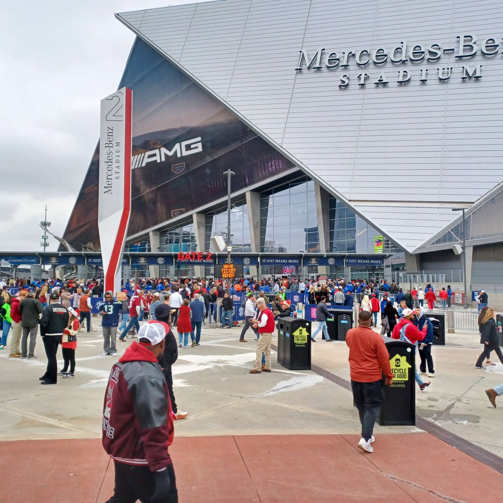 Georgia Breaks Alabama Curse, Wins 2025 SEC Championship in Dominant 28–7 Victory